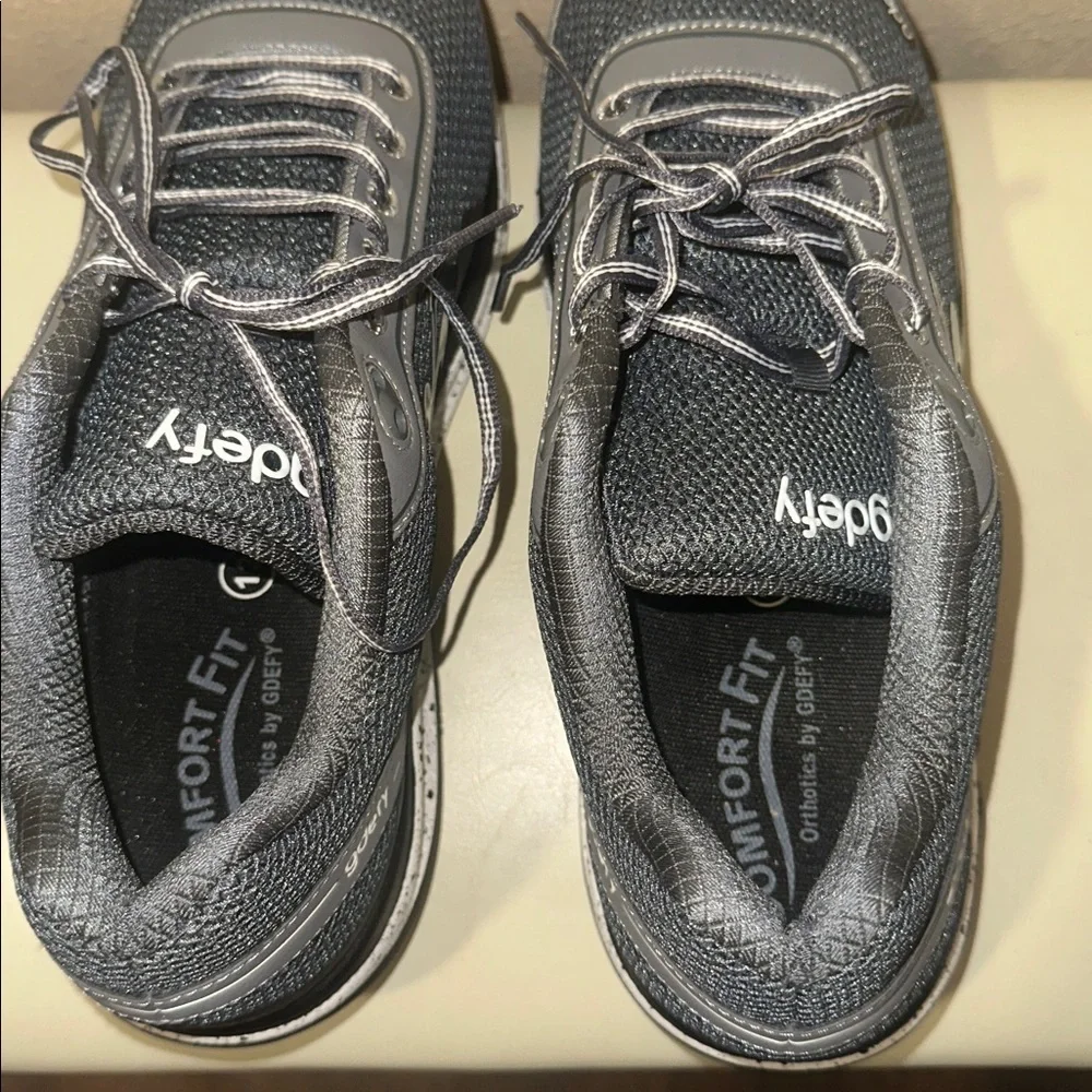 G-Defy Mighty Walk Size 13
